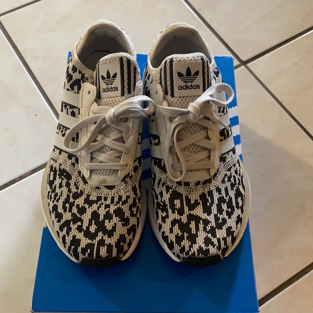 Adidas Cheetah swift run shoes